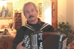 FORLI'. ABITAZIONE DI ALTERO "AL" PEDULLI, MUSICISTA E ARRANGIATORE DELL'ORCHESTRA CASADEI. HA SUONATO SIA CON SECONDO CHE CON RAOUL CASADEI. FISARMONICA. FOTOGRAFIE REALIZZATE NELL'AMBITO DELLA CAMPAGNA FOTOGRAFICA LISCIO@MUSEUM 2008, MUSEO DELLA MUSICA E DEL BALLO TRADIZIONALI ROMAGNOLI. FOLK