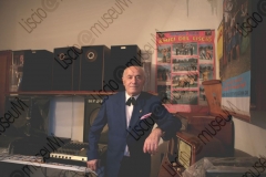 GAMBETTOLA, FORLI'-CESENA. ABITAZIONE DI ERMANNO FOGLI, MAESTRO DI BALLO TRADIZIONALE ROMAGNOLO (WALZER, POLKA, MAZURKA, TANGO). MANIFESTI, POSTER PUBBLICITARI, IMPIANTO STEREO E DI AMPLIFICAZIONE. FOTOGRAFIE REALIZZATE NELL'AMBITO DELLA CAMPAGNA FOTOGRAFICA LISCIO@MUSEUM 2008, MUSEO DELLA MUSICA E DEL BALLO TRADIZIONALI ROMAGNOLI. FOLK