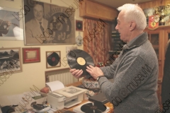 FAENZA, RAVENNA. ABITAZIONE DI FRANCESCO LEGA, COLLEZIONISTA DI DISCHI, MUSICASSETTE, LP, CD CHE RIGUARDANO MUSICISTI ROMAGNOLI. FOTOGRAFIE REALIZZATE NELL'AMBITO DELLA CAMPAGNA FOTOGRAFICA LISCIO@MUSEUM 2008, MUSEO DELLA MUSICA E DEL BALLO TRADIZIONALI ROMAGNOLI. FOLK