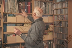 FAENZA, RAVENNA. ABITAZIONE DI FRANCESCO LEGA, COLLEZIONISTA DI DISCHI, MUSICASSETTE, LP, CD CHE RIGUARDANO MUSICISTI ROMAGNOLI. FOTOGRAFIE REALIZZATE NELL'AMBITO DELLA CAMPAGNA FOTOGRAFICA LISCIO@MUSEUM 2008, MUSEO DELLA MUSICA E DEL BALLO TRADIZIONALI ROMAGNOLI. FOLK