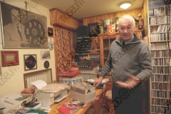 FAENZA, RAVENNA. ABITAZIONE DI FRANCESCO LEGA, COLLEZIONISTA DI DISCHI, MUSICASSETTE, LP, CD CHE RIGUARDANO MUSICISTI ROMAGNOLI. FOTOGRAFIE REALIZZATE NELL'AMBITO DELLA CAMPAGNA FOTOGRAFICA LISCIO@MUSEUM 2008, MUSEO DELLA MUSICA E DEL BALLO TRADIZIONALI ROMAGNOLI. FOLK