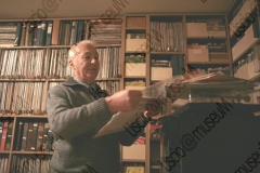 FAENZA, RAVENNA. ABITAZIONE DI FRANCESCO LEGA, COLLEZIONISTA DI DISCHI, MUSICASSETTE, LP, CD CHE RIGUARDANO MUSICISTI ROMAGNOLI. FOTOGRAFIE REALIZZATE NELL'AMBITO DELLA CAMPAGNA FOTOGRAFICA LISCIO@MUSEUM 2008, MUSEO DELLA MUSICA E DEL BALLO TRADIZIONALI ROMAGNOLI. FOLK