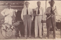 01477_Orchestra Casadei 1927 quartetto a Bellaria stabilimento Norge