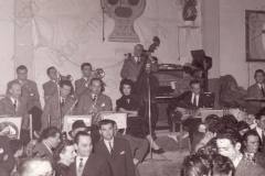 01505_Orchestra Casadei 1953 serata con Secondo al contrabbaso