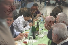 OZZANO EMILIA (BOLOGNA). SALA DA BALLO "AL CAMAROUN". LA SALA E' SPECIALIZZATA NEL BALLO LISCIO "ALLA FILUZZI". DISTRIBUZIONE DI PIATTI DI PASTA. VOLONTARIATO, VOLONTARIO. BALERA, LOCALE DA BALLO, BALLERINI, BALLERINE, LISCIO FILUZZIANO. FOTOGRAFIE REALIZZATE NELL'AMBITO DELLA CAMPAGNA LISCIO@MUSEUM 2009, MUSEO DELLA MUSICA E DEL BALLO TRADIZIONALI ROMAGNOLI. FOLK