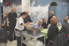 OZZANO EMILIA (BOLOGNA). SALA DA BALLO "AL CAMAROUN". LA SALA E' SPECIALIZZATA NEL BALLO LISCIO "ALLA FILUZZI". DISTRIBUZIONE DI PIATTI DI PASTA. VOLONTARIATO, VOLONTARIO. BALERA, LOCALE DA BALLO, BALLERINI, BALLERINE, LISCIO FILUZZIANO. FOTOGRAFIE REALIZZATE NELL'AMBITO DELLA CAMPAGNA LISCIO@MUSEUM 2009, MUSEO DELLA MUSICA E DEL BALLO TRADIZIONALI ROMAGNOLI. FOLK