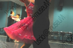 OZZANO EMILIA (BOLOGNA). SALA PRIMAVERA. GRUPPO DI BALLERINI "ALLA FILUZZI" FASHION DANCE GROUP. LE COPPIE SI ESIBISCONO NELLA SPECIALITA' DEL WALZER, VALZER. BALERA, LOCALE DA BALLO, BALLERINI, BALLERINE, LISCIO FILUZZIANO. FOTOGRAFIE REALIZZATE NELL'AMBITO DELLA CAMPAGNA LISCIO@MUSEUM 2009, MUSEO DELLA MUSICA E DEL BALLO TRADIZIONALI ROMAGNOLI. FOLK.