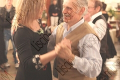 Bellaria Igea-Marina (Rimini). Locanda della Dune. Il Veglione di Sant'Apollonia. Gran ballo di Carnevale in abiti liberamente ispirati al periodo 1900-1950 organizzato dal gruppo musicale folk e di danze etniche e popolari L'Uva Grisa (L'uva acerba). Maschera di Carnevale. Festa. Fotografie realizzate nell'ambito della campagna Liscio@museum 2010, Museo della Musica e del Ballo tradizionali romagnoli. Folk.