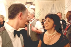 Bellaria Igea-Marina (Rimini). Locanda della Dune. Il Veglione di Sant'Apollonia. Gran ballo di Carnevale in abiti liberamente ispirati al periodo 1900-1950 organizzato dal gruppo musicale folk e di danze etniche e popolari L'Uva Grisa (L'uva acerba). Maschera di Carnevale. Festa. Ballo staccato. Fotografie realizzate nell'ambito della campagna Liscio@museum 2010, Museo della Musica e del Ballo tradizionali romagnoli. Folk.