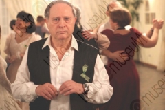 Bellaria Igea-Marina (Rimini). Locanda della Dune. Il Veglione di Sant'Apollonia. Gran ballo di Carnevale in abiti liberamente ispirati al periodo 1900-1950 organizzato dal gruppo musicale folk e di danze etniche e popolari L'Uva Grisa (L'uva acerba). Maschera di Carnevale. Festa. Fotografie realizzate nell'ambito della campagna Liscio@museum 2010, Museo della Musica e del Ballo tradizionali romagnoli. Folk.