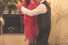 Bellaria Igea-Marina (Rimini). Locanda della Dune. Il Veglione di Sant'Apollonia. Gran ballo di Carnevale in abiti liberamente ispirati al periodo 1900-1950 organizzato dal gruppo musicale folk e di danze etniche e popolari L'Uva Grisa (L'uva acerba). Maschera di Carnevale. Festa. Paola Sobrero, direttore dell'Istituzione Cultura di Savignano sul Rubicone e del Liscio@museuM. Fotografie realizzate nell'ambito della campagna Liscio@museum 2010, Museo della Musica e del Ballo tradizionali romagnoli. Folk.