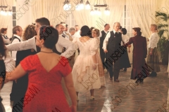 Bellaria Igea-Marina (Rimini). Locanda della Dune. Il Veglione di Sant'Apollonia. Gran ballo di Carnevale in abiti liberamente ispirati al periodo 1900-1950 organizzato dal gruppo musicale folk e di danze etniche e popolari L'Uva Grisa (L'uva acerba). Maschera di Carnevale. Festa. Fotografie realizzate nell'ambito della campagna Liscio@museum 2010, Museo della Musica e del Ballo tradizionali romagnoli. Folk.